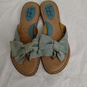 B.O.C. Green Leather Bow Flip Flop Sandals 8